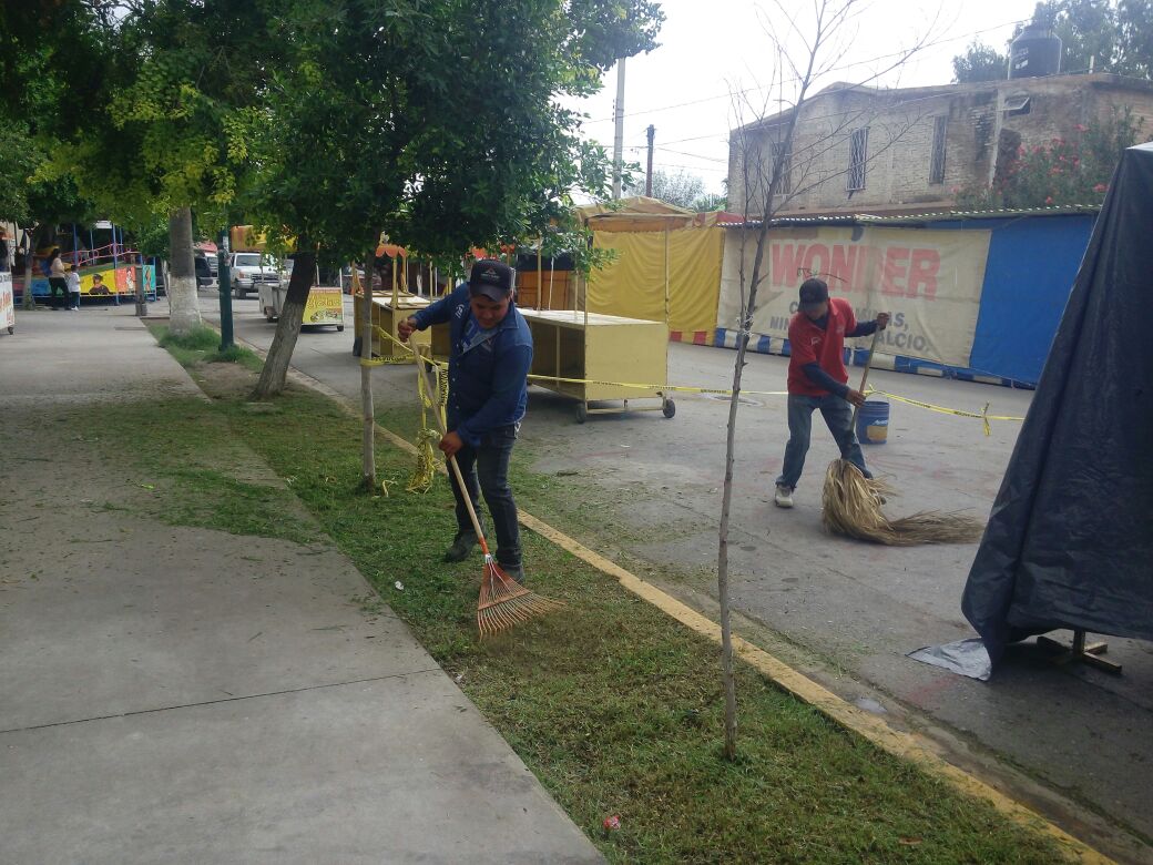 serviciosgomez's tweet photo. Desmalezado, poda y limpieza en el Parque de la Col. Santa Rosa #GómezPalacio #TrabajandoConGanas https://t.co/VYDqxmdPTs