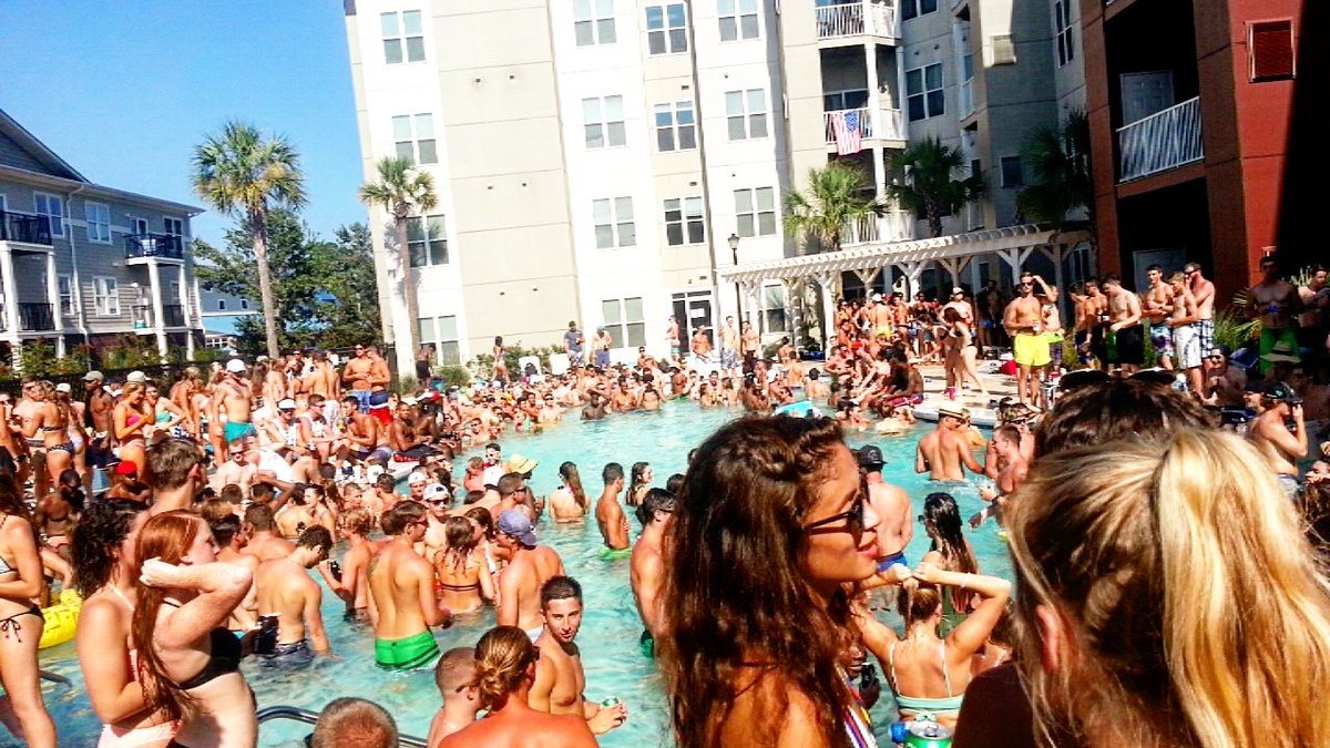 madness_coastal's tweet photo. #CCU FALL FEST 2016: FRIDAY 9/16 BLACKLIGHT PARTY @ SENOR FROGS 10 P.M.  SATURDAY 9/17 MONARCH POOl PARTY 12 P.M. https://t.co/u0cH3LtTHN