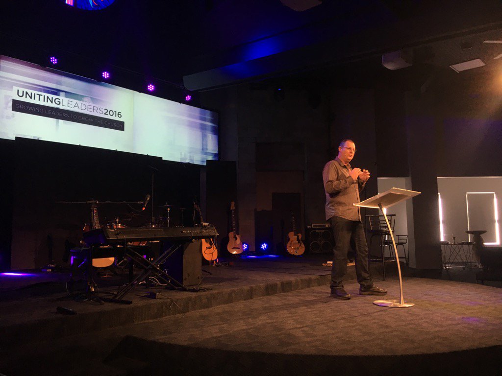 Mark Wilson at UL16 bringing an awesome word about breaking points.