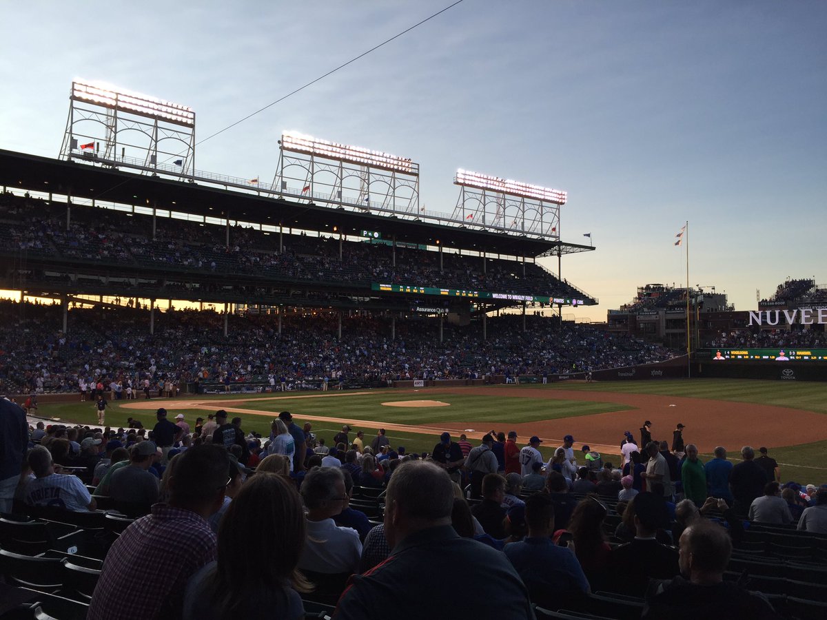 OhPuckMyLife's tweet photo. "Is that Cole Hamels?"-lady behind me...#CubsFail ๐ #WrigleyField #Cubs https://t.co/hl4GrTHJ5W