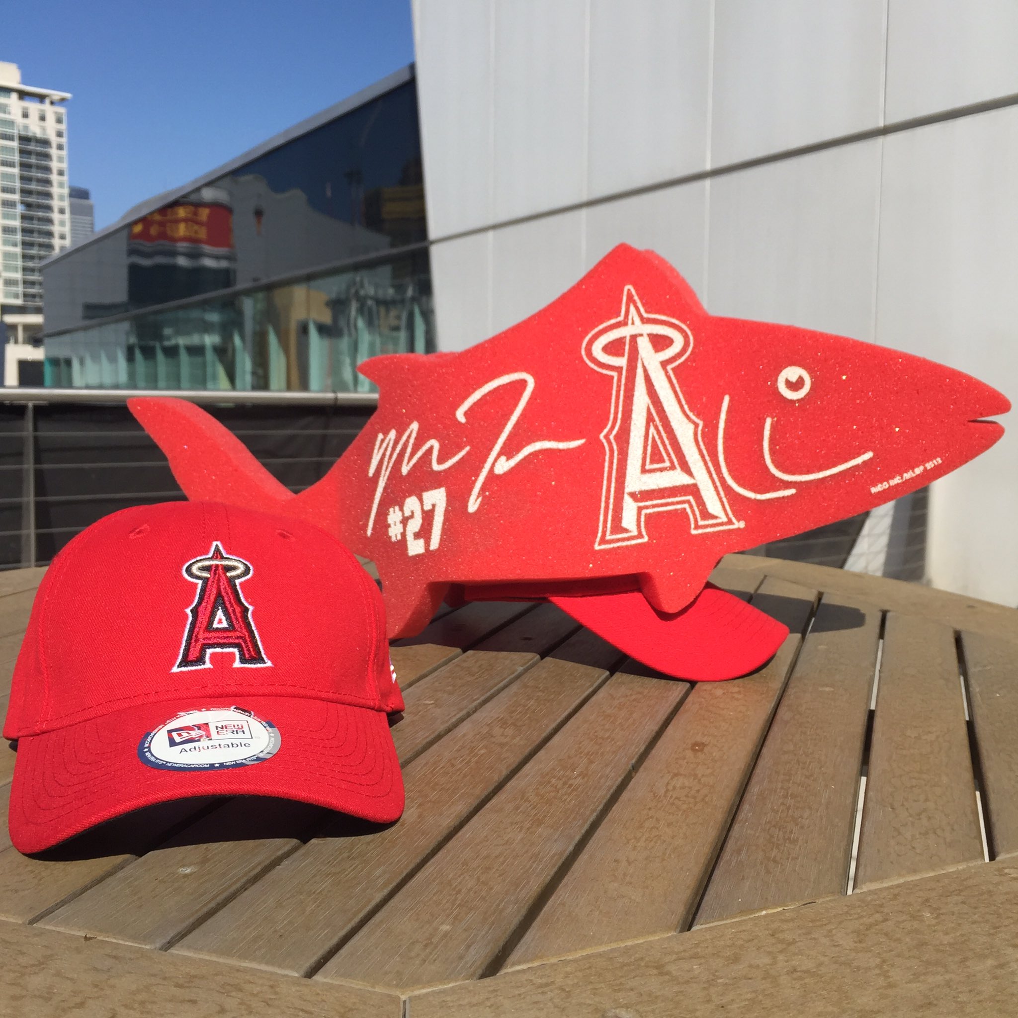 Los Angeles Angels on X: Fans can purchase this jersey and cap and more  #DucksNight merch at the Angels Team Store on 9/19! #DucksNight tix:    / X