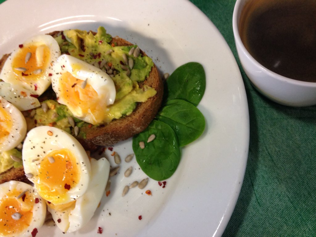 paulie_chef's tweet photo. Carbs, fats, protein, fibre!!
#avocado #healthy #nutrition https://t.co/zPPMDdEgOd