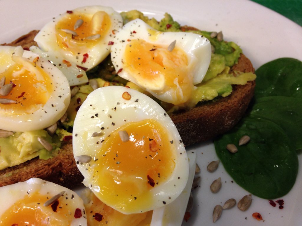 paulie_chef's tweet photo. Carbs, fats, protein, fibre!!
#avocado #healthy #nutrition https://t.co/zPPMDdEgOd
