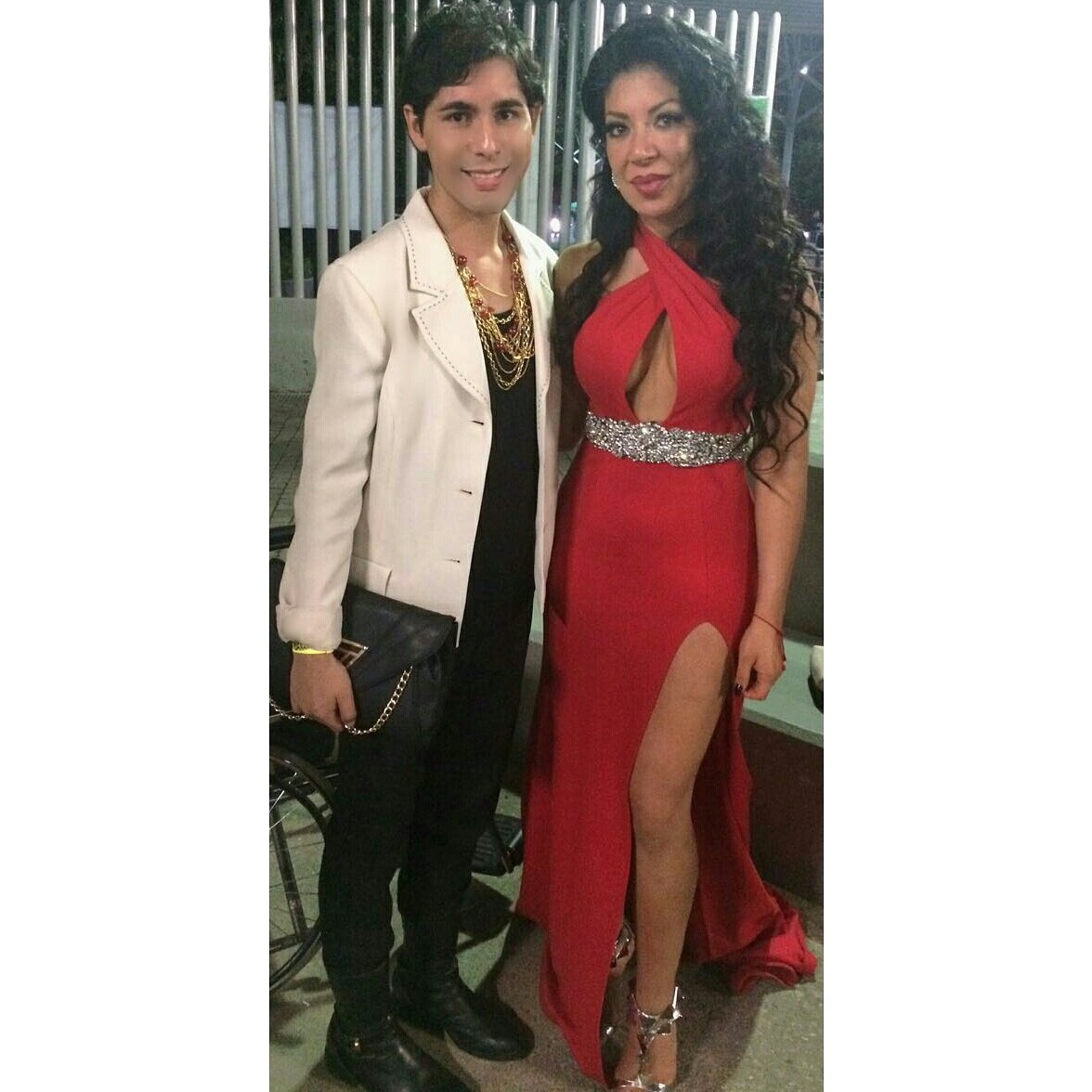 VallChavez_7's tweet photo. Con la guapísima Vicky Terrazas en #PremiosBandamax, el evento más importante del año para género regional mexicano https://t.co/QPCAs189r8