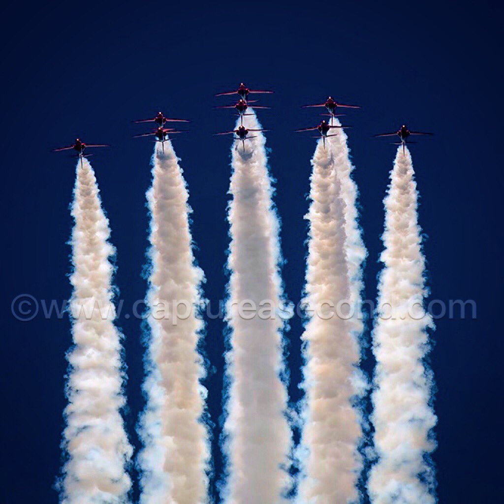 Airshow Day! #raf #scampton #familiesday @EGXPinfo @rafredarrows #captureasecond @LincsSkies @LincsEcho @LCELincoln