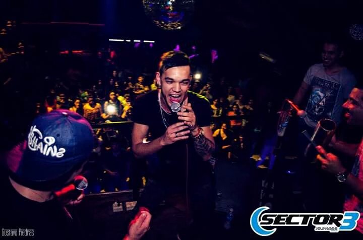 AntonellaKaaren's tweet photo. Mírala mírala como menea wacha atrevida.. wacha fiestera 🎤🎉😉

QUEREMOS A BRIAN EN PASION https://t.co/qtj5LQg03w