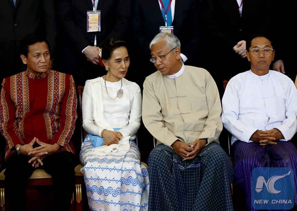 中国 新華社 日本語 A Twitter ミャンマーの 21世紀のパンロン会議 は 国内のすべての少数民族と団結し 対話を通じて民主的な連邦を作ることを目指す 歴史的に重要な4日間のパンロン会議には 合計およそ1 600人集まった