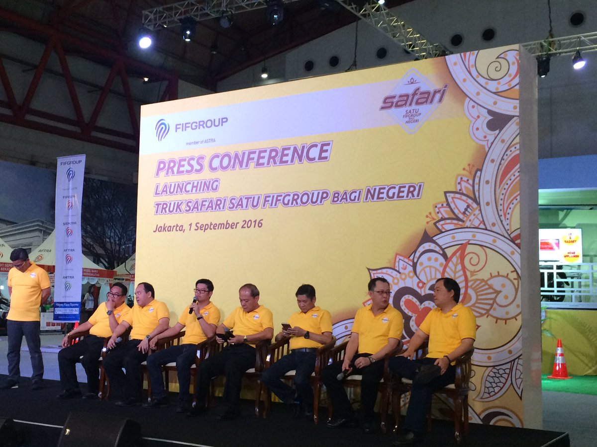 LonaRaditya's tweet photo. Press conference launching Truk SAFARI (Satu FIFGROUP Bagi Negeri) @FIFCLUB https://t.co/aXqlrd6x2n
