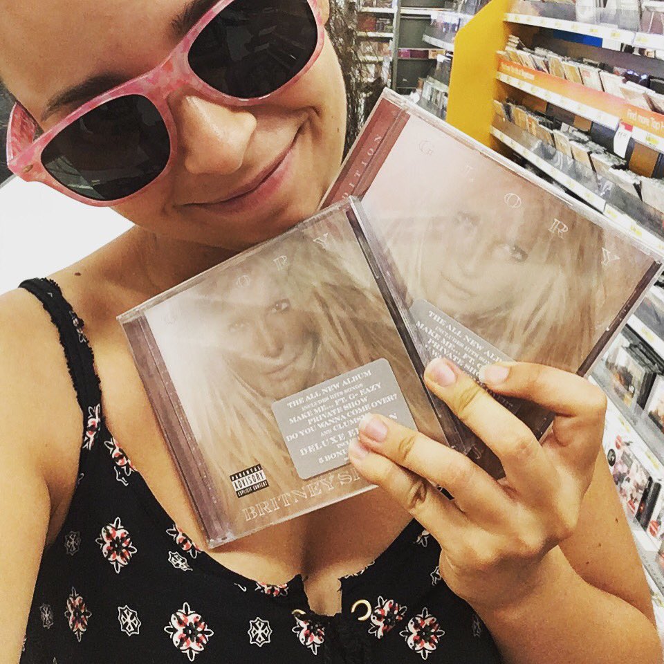 britneysp3ars's tweet photo. I ❤️ U @britneyspears
#glory #MakeGloryNumberOne #BritneyArmy #BritneySpears https://t.co/VTevqFWVEu