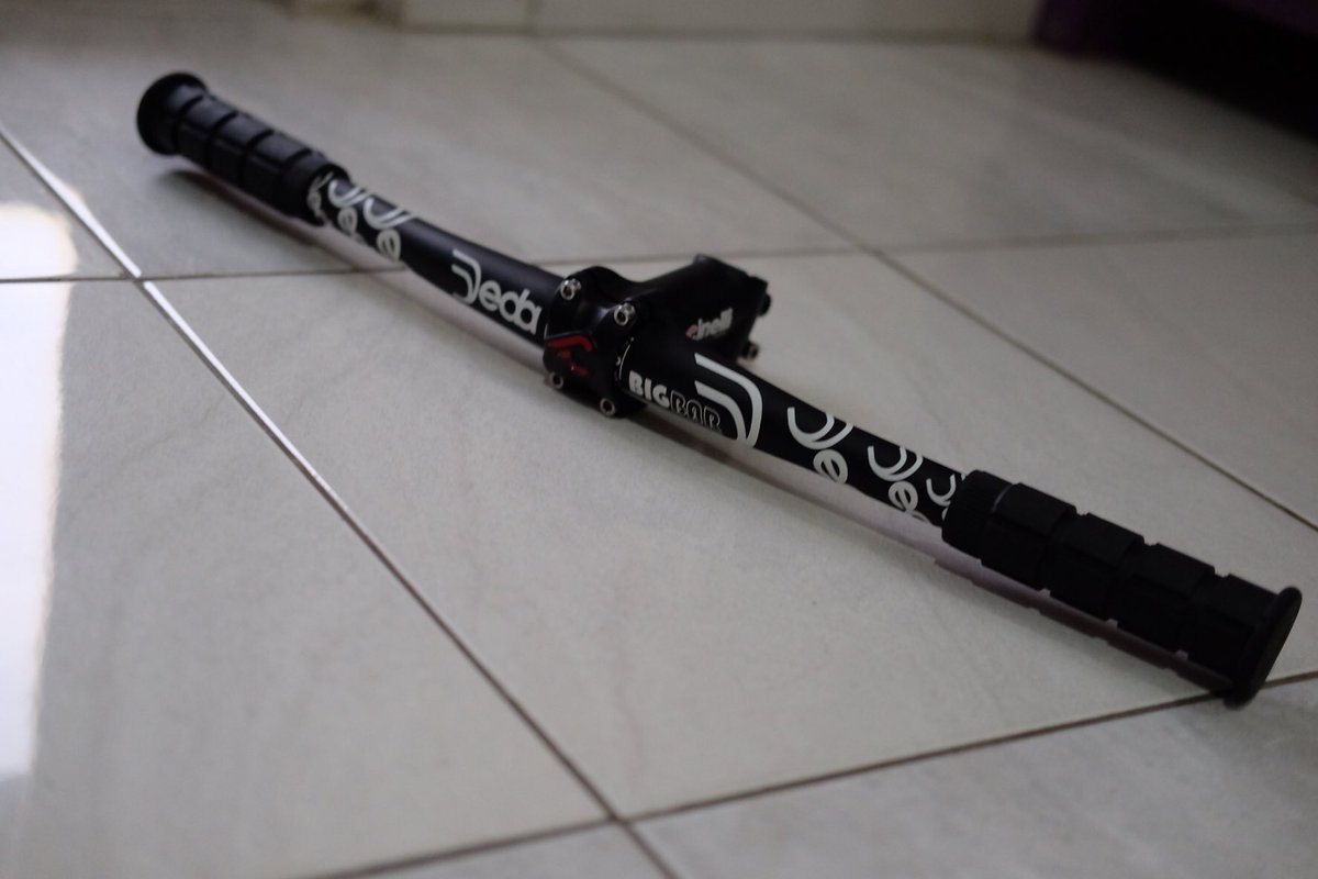 aldirafdi's tweet photo. Wts handle deda big bar 70cm 31.8mm + oury grip and cinelli pista panjang 80mm 550k #fnfjb @FnFjb @FixieBikeMarket https://t.co/5Pl7x74Nsr