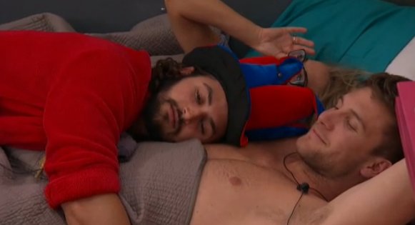 MissCleoBB's tweet photo. Corey gave Victor the $5,000

Now that's what I call #NotGayFriendship 👬💕 #BB18 https://t.co/qj4xOEWKvt