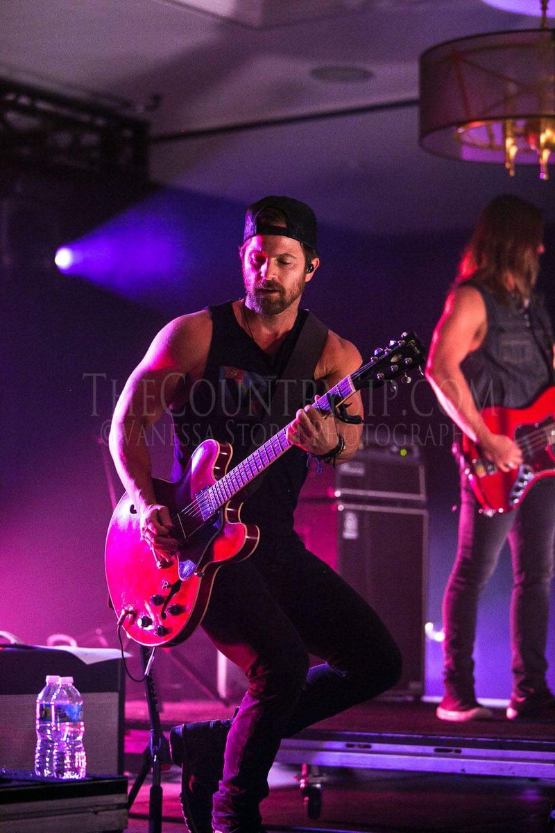 thecountrysip's tweet photo. He's so damn good...every single time. How many more days til @KipMooreMusic's headlining tour? 🗓 #CountingDown https://t.co/0GHwbOgHDD
