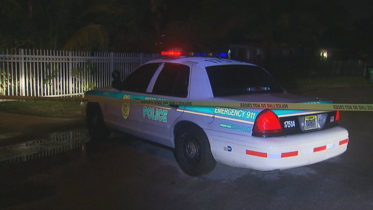 REVENGE CRIME? Police say someone likely set fire to a home as an act of retaliation. bit.ly/2c71Ziz?utm_me… https://t.co/BSrf25yHO2