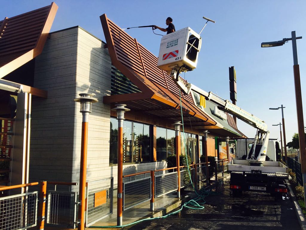 reymaprot's tweet image. 📷 Mantenimiento y limpieza de fachada en altura para McDonals Ciudad de la Imagen (Sevilla)
reymaprot.es