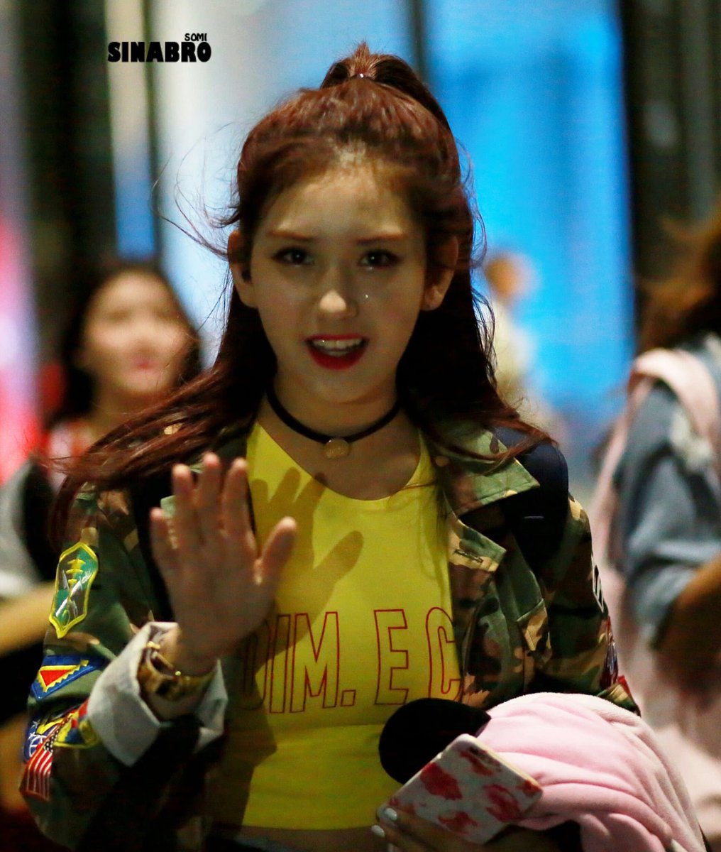 SomiPH's tweet photo. [PHOTO] PREVIEW 160830 Somi after SBS THE SHOW. 
#IOI5thWin 
cr.,sinabro https://t.co/39mHLImQqe
