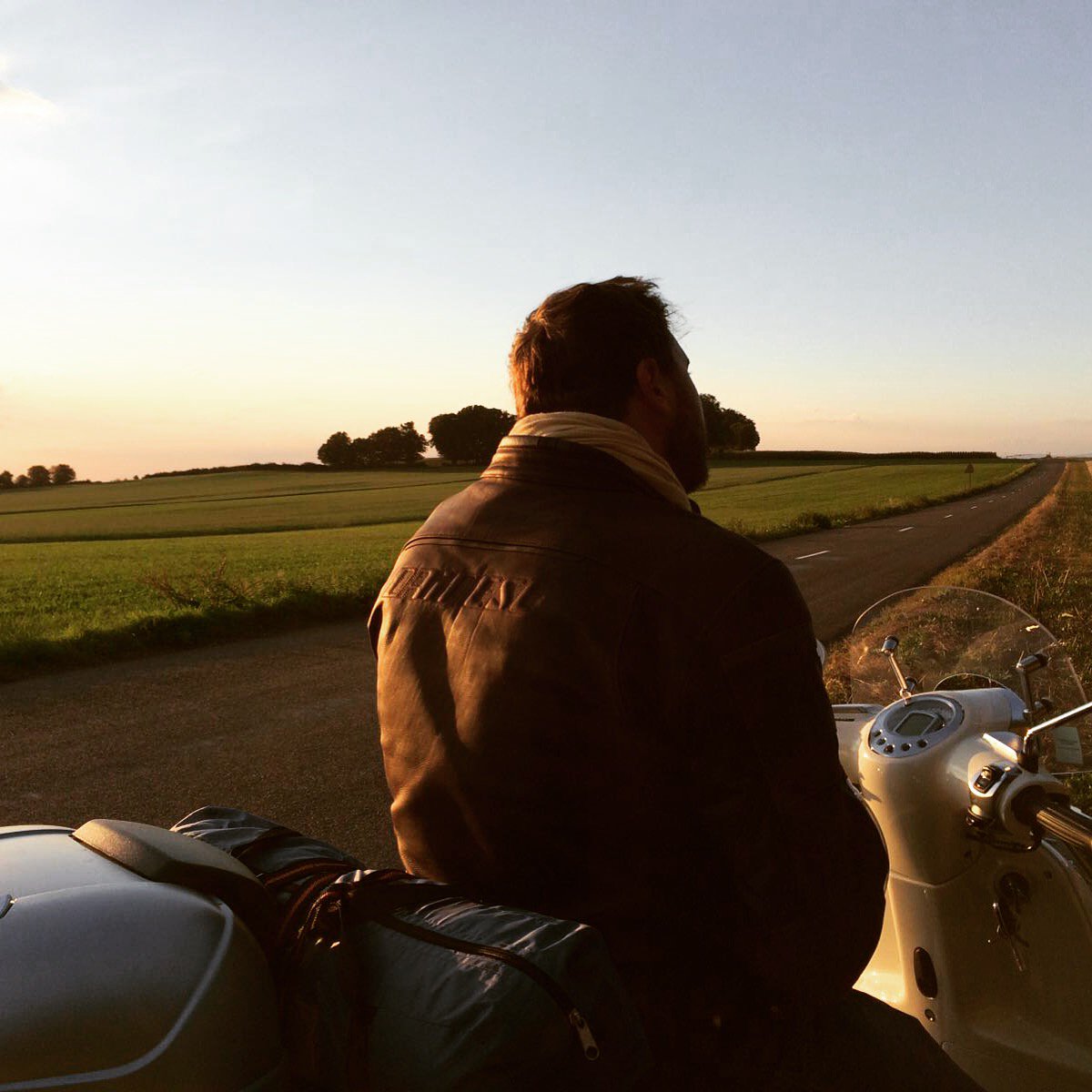 AdventureDjango's tweet image. Arrival in #Mandeure, historical place  #mydjango @PlanetRide_ @UnstoppableOff