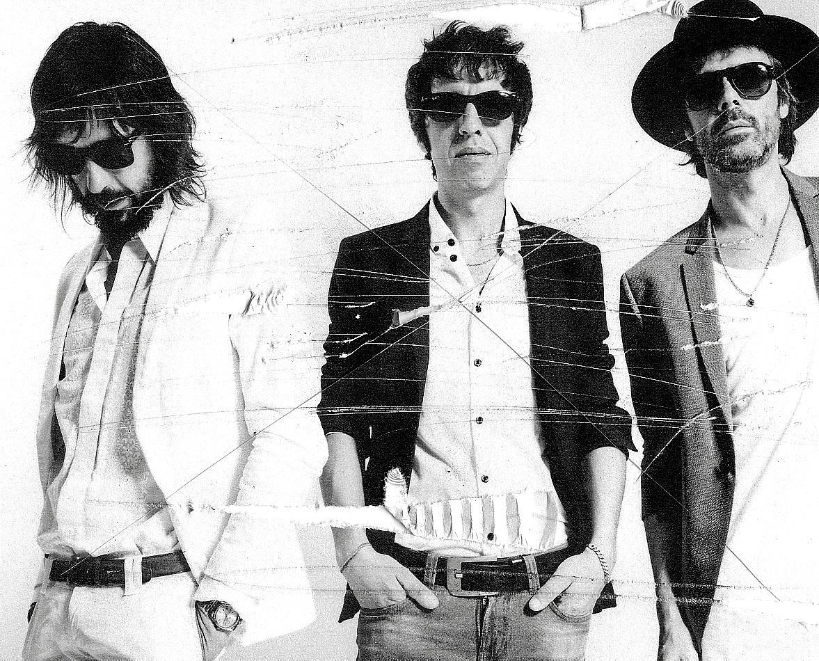 La playlist de anoche: facebook.com/los40trending Y el podcast, con #EPGDM de <a href="/sidonie_/">@sidonie_</a>:  itunes.apple.com/es/podcast/los… 📻🎸🎶😍