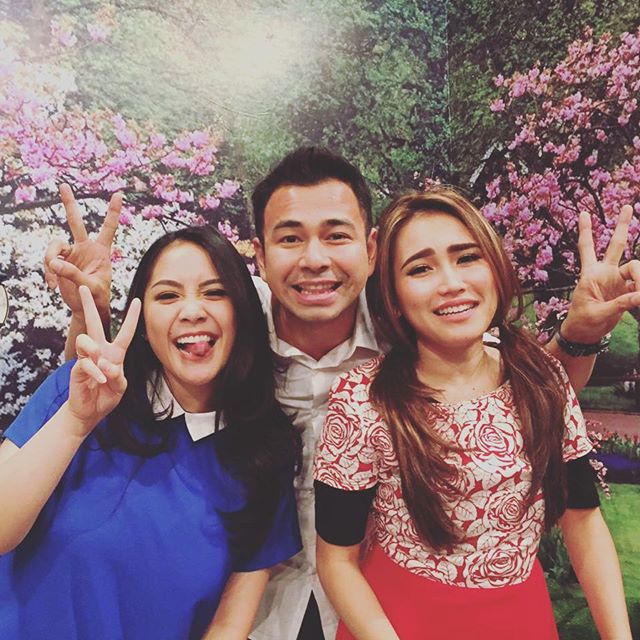 Ayu Ting-ting Nangis &amp; Terteka, Karena Raffi Ahmad – Nagita Slavin Mesra Di Bali? beranda.co.id/ayu-ting-ting-…
