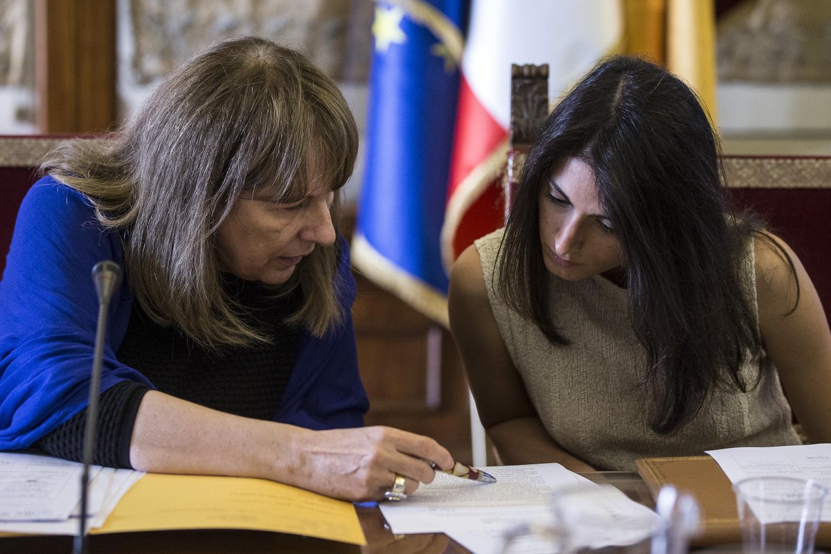unitaonline's tweet photo. #Roma Bufera sulla giunta #Raggi. @stefanoesposito: "Classe dirigente grillina inadeguata" https://t.co/OXNX1W2Koi https://t.co/nC940HZ7VR