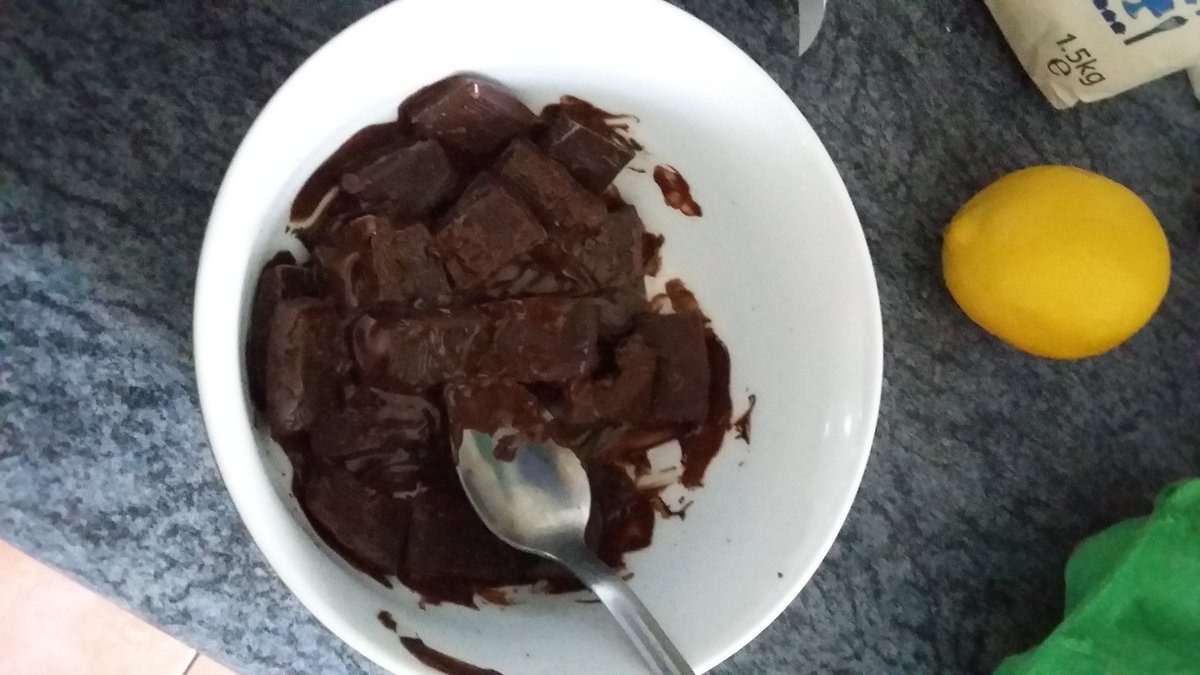 MakeBakingMagic's tweet image. Favourite smell? Melting #chocolate

#baking