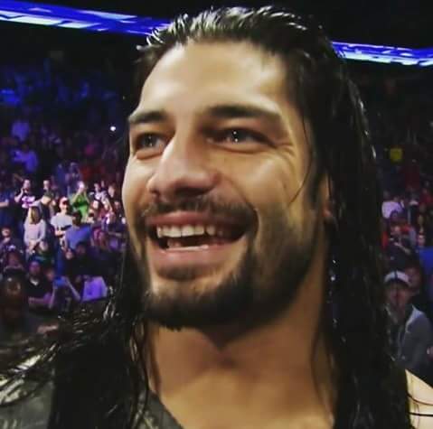 romanreignsm's tweet photo. RT if you can see the Shine in @WWERomanReigns eyes 😍
#GoldenMan #TheGuy 👊 https://t.co/DEiofL0DtX