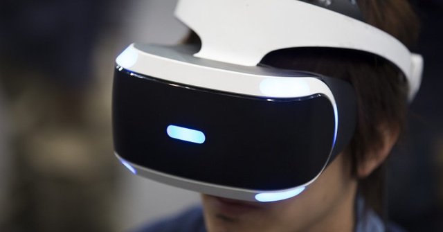 sameerbnglr's tweet photo. Is the future of mobile video virtual reality? Maybe so. https://t.co/MgjXiBaDPy... https://t.co/JSAxdOxOAG https://t.co/tXmoo00Yg3