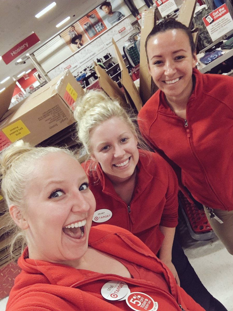 TargetMindi's tweet photo. Fleece, buns, and FUN! #LogLadies #SuperGrove 🎯💕 We love logistics! https://t.co/mubCzQe4so