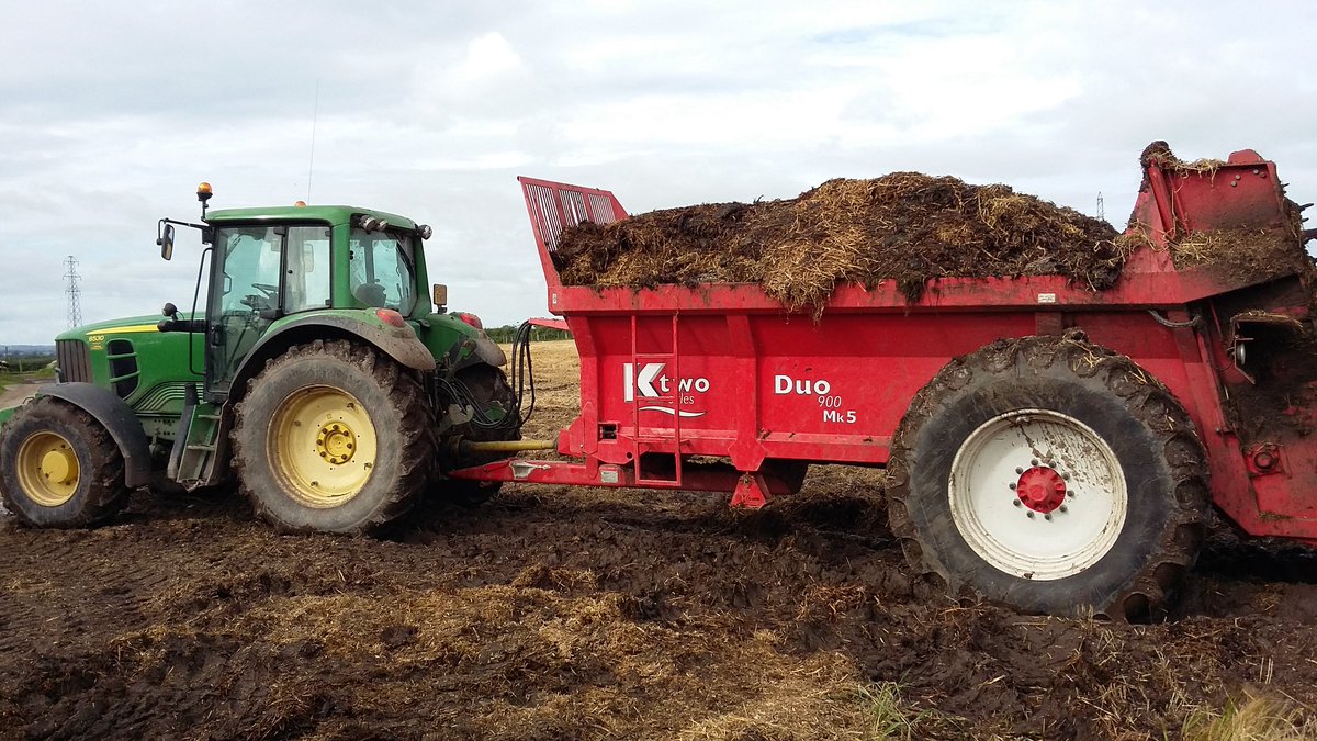 Col14Tom's tweet image. Today's job and my office #teamdairy 💩💩🐄🐄