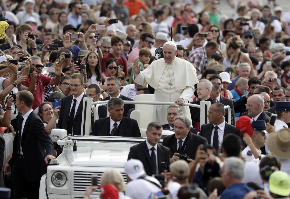 americamag's tweet photo. Pope Francis calls for a new work of mercy: care for the environment https://t.co/GE2VLAvEoN https://t.co/zK9wrbm4HW