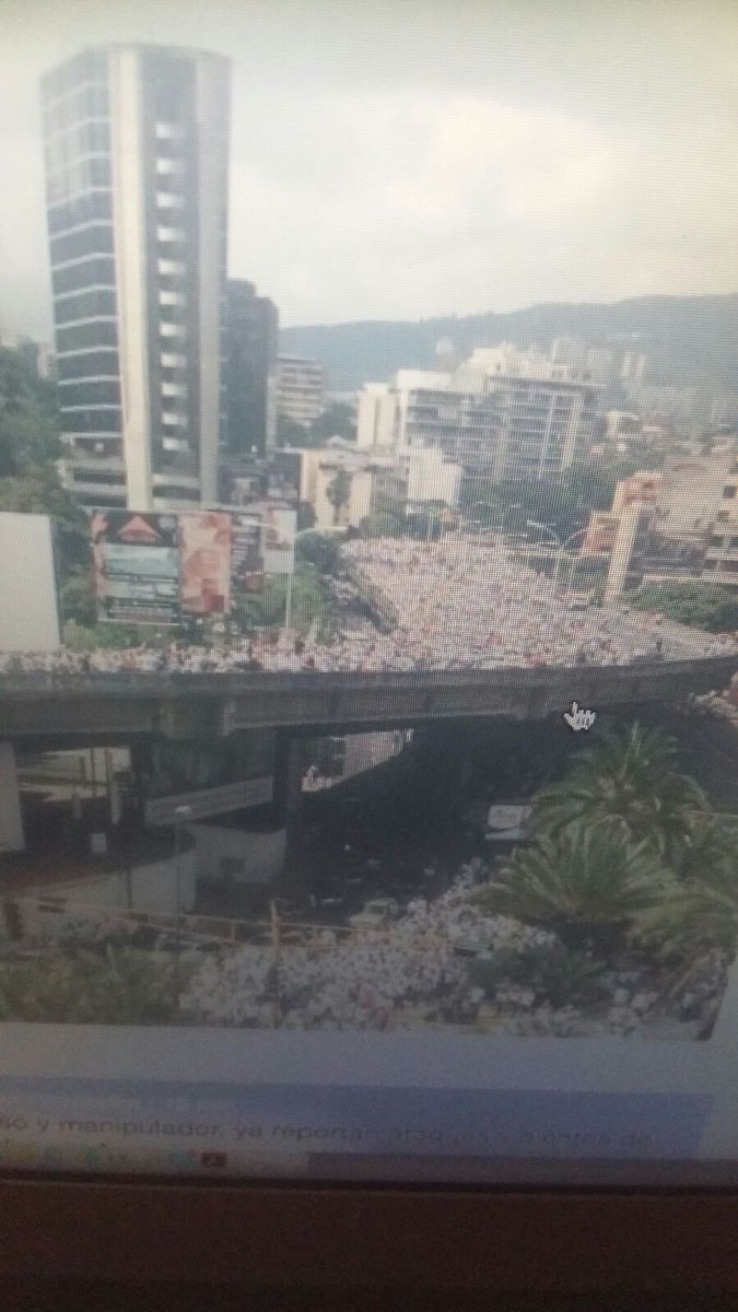 Vprimero's tweet photo. Revocado queda > @LucioQuincioC Autopista Fco Fajardo a las 11:47 https://t.co/XYHMFFlwCR