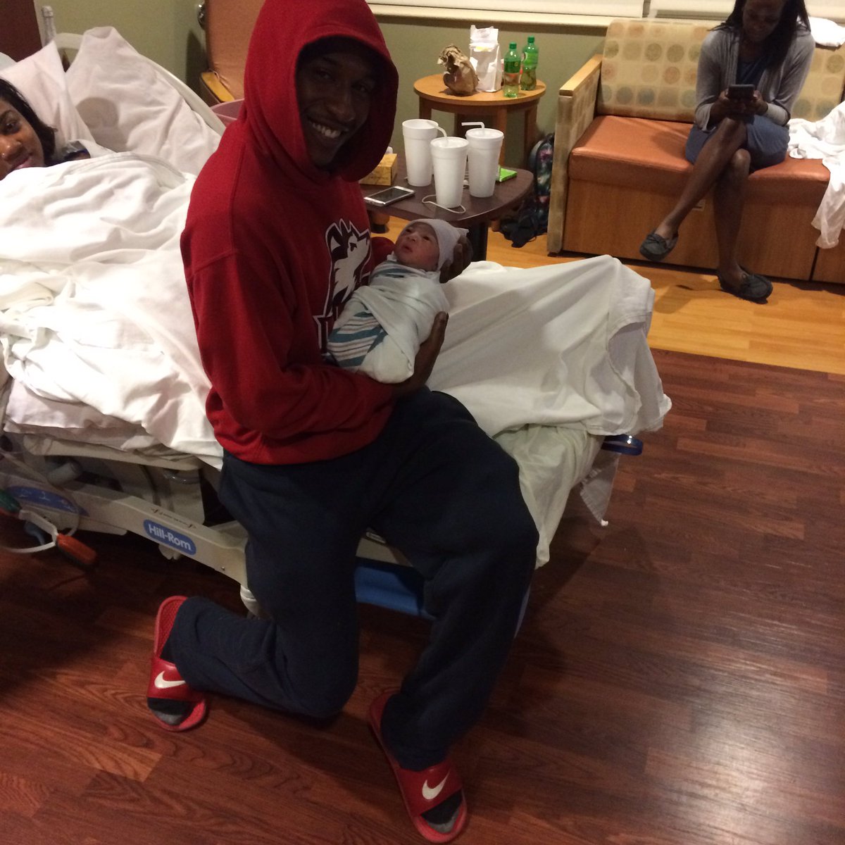 AlmightyStiffy_'s tweet image. NO GREATER FEELIN😩. WELCOME TO MY WORLD BABY GIRL DADDY LOVES YOU. 😘😍♥️👶🏾 MIA ELIZABETH BROOKS #9116