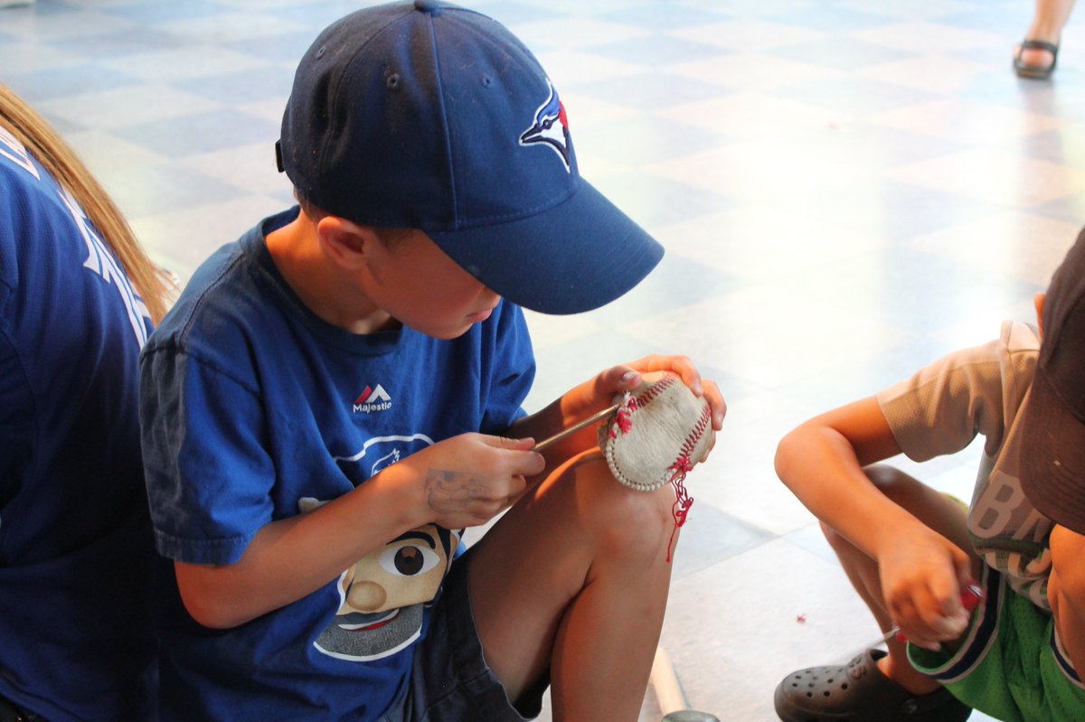 ldnchildmuseum's tweet photo. Taking apart baseballs! Day 62 #65daysofplay Thanks @cfssports for donating all the balls! #ldnont @CDNBaseballHOF https://t.co/I2l4UWYuSo