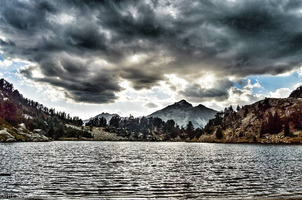 Enricv79's tweet photo. Estany de Besiberri #igersseu #instapirineos #loves_pyrenees #travesiapirenaica #itineralia #indretsapp #natura_cat… https://t.co/7ajCqb9glP