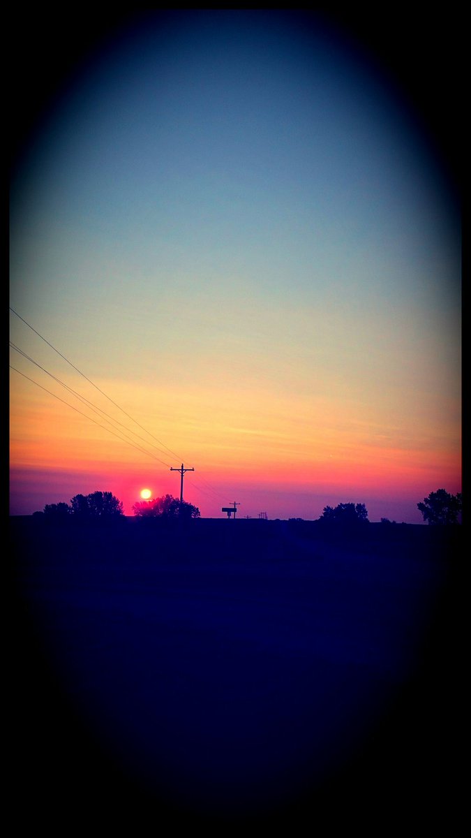 UMaryXCTF's tweet photo. Just another typical ND sunrise! #preseason #BleedBlue #gobigorange # https://t.co/W6HuudXmVF