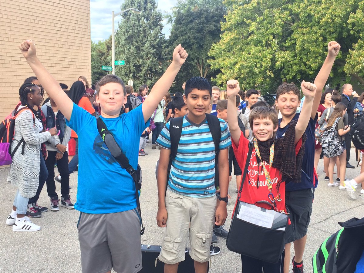 LaneWAWM's tweet photo. #wawmfirstday all the scholars are so happy to be back! https://t.co/IrGjnT5PBy