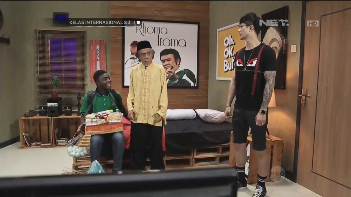 trisnigantara's tweet photo. "Abbas,,masa kakek kamu suruh tidur d bawah!!!" kata Lee JY ^,^ #LEEatKelas_NET https://t.co/2ZNsrBCXFY
