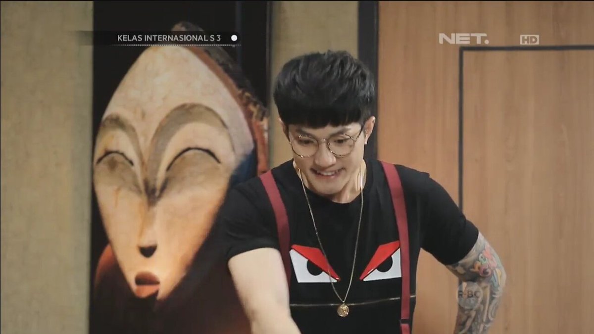 trisnigantara's tweet photo. "Abbas,,masa kakek kamu suruh tidur d bawah!!!" kata Lee JY ^,^ #LEEatKelas_NET https://t.co/2ZNsrBCXFY