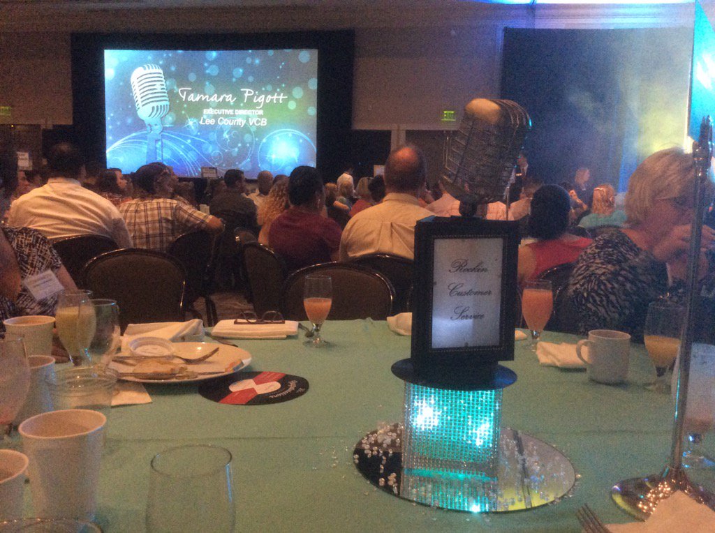 Alvascribe's tweet photo. #Eawards2016 for outstanding customer service about to begin! #LoveFL @FtMyersSanibel https://t.co/5ltJZWDDDO
