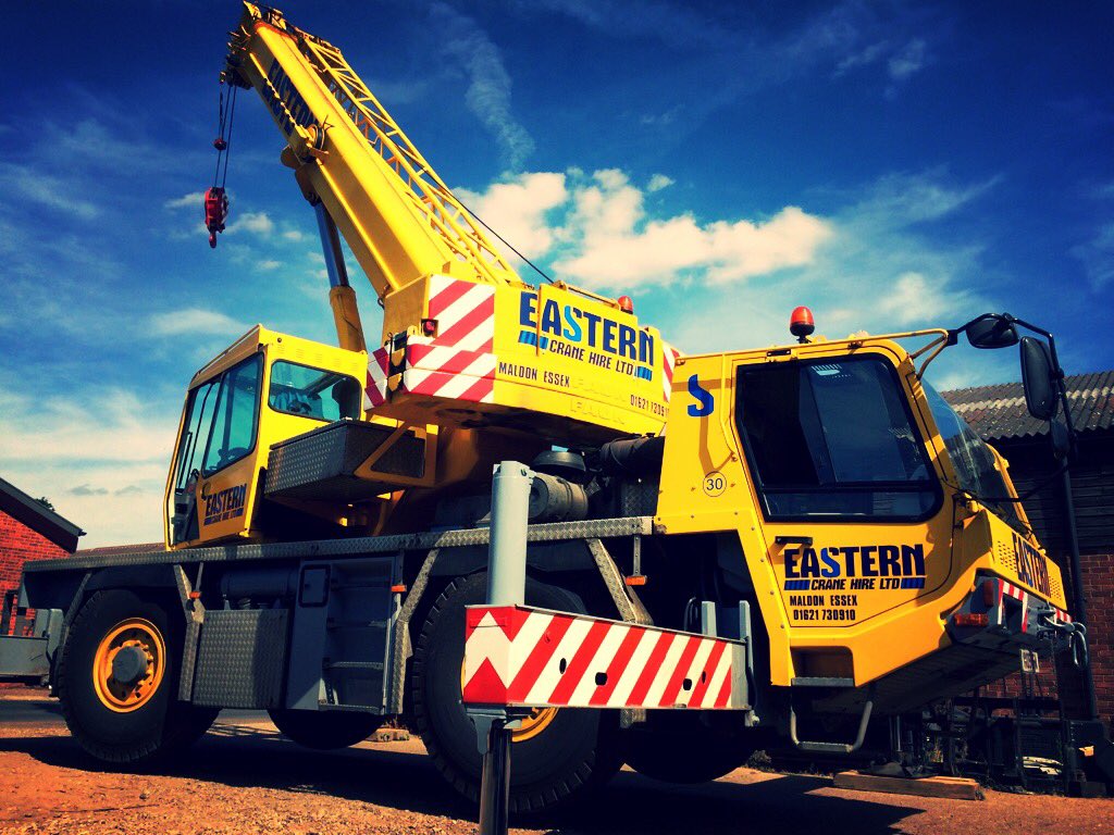hannahkelsey7's tweet image. Great to see @EasternCHire @Ashie_123 pop into the depot to lend us a hand today! #CraneHire #BoomOut #Lifting