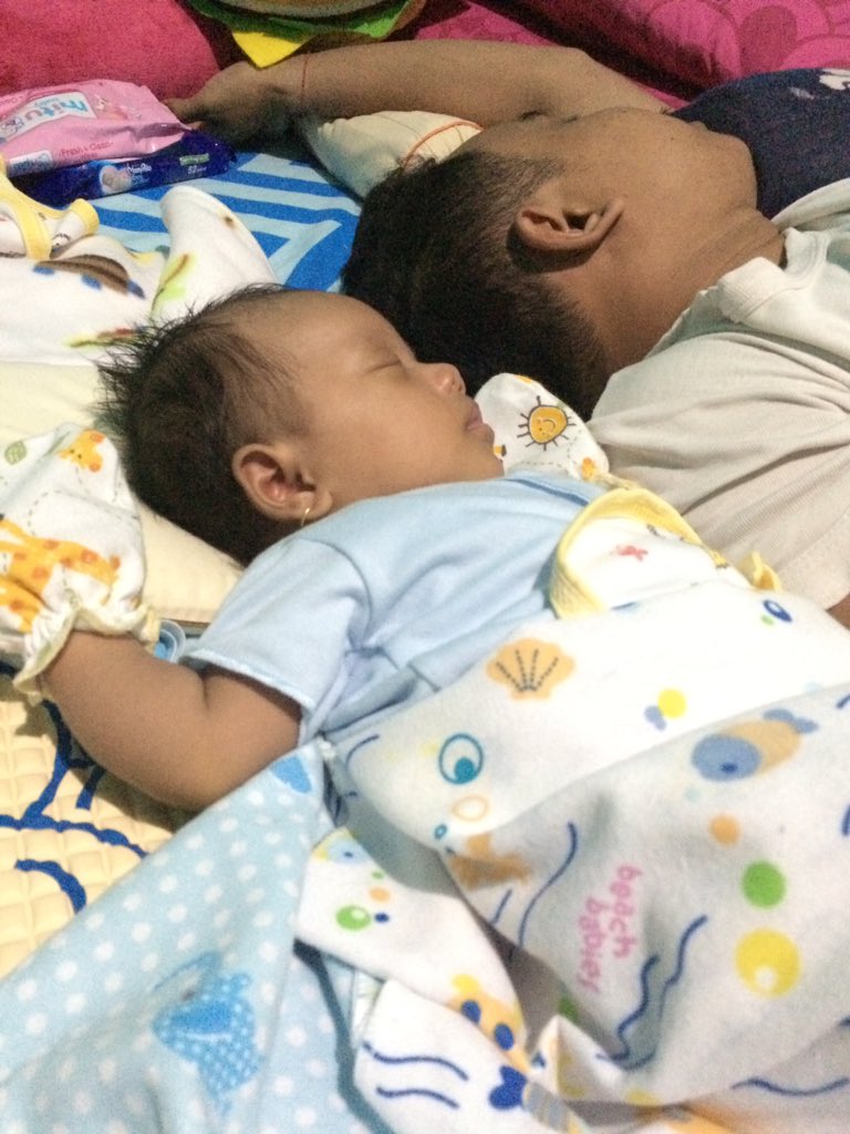 dhedeuchup's tweet photo. Macam penari latar kita nak bobonya... https://t.co/C79TcYQZLo