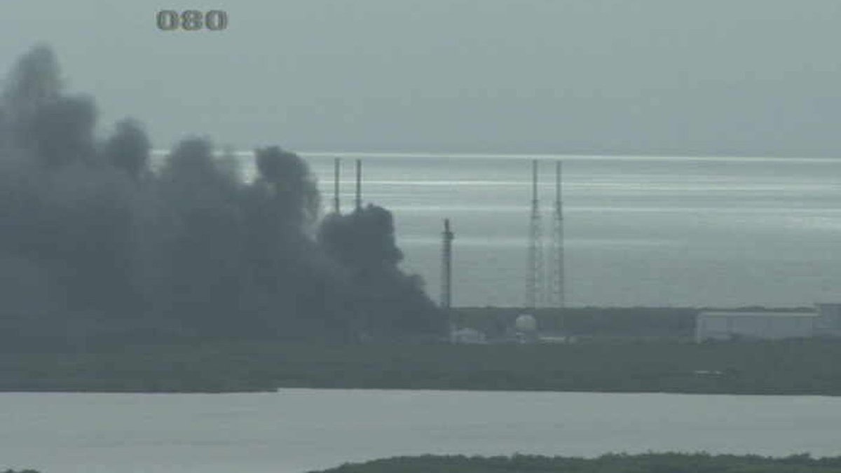 Explosion reported at SpaceX launch site at Cape Canaveral bit.ly/2bEWHbv https://t.co/VveoGjOGPj