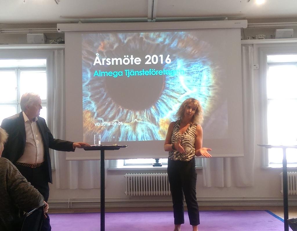 Vår ordförande <a href="/amclind/">A-M Colliander Lind</a> presenterar Språkföretagens verksamhet på årsmöte med <a href="/AlmegaAB/">Almega</a> #ovst