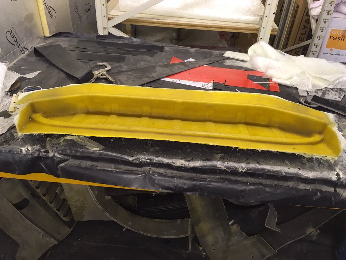 GarageRatZ's tweet image. We have another few layers down on the #VW pickup panels. Need to let these set before adding more fibreglass.