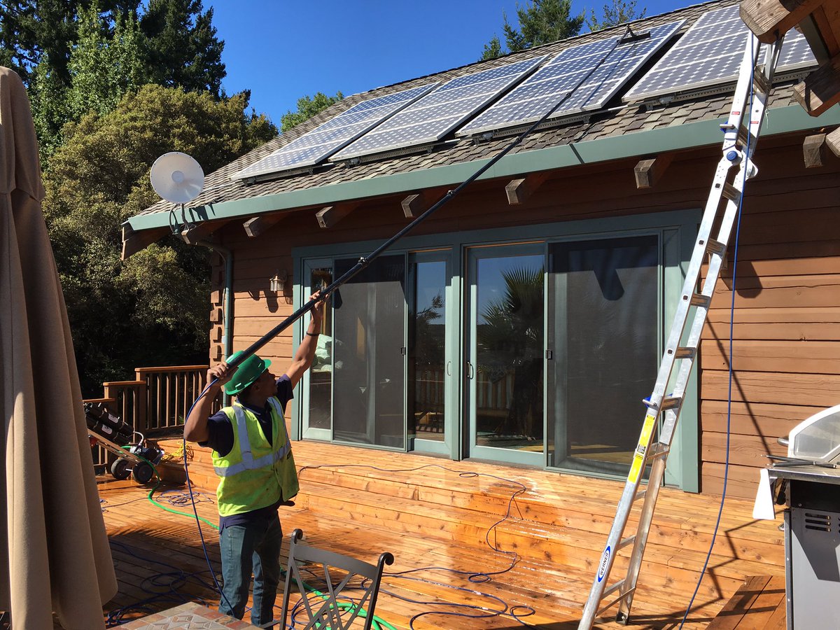 solarklean's tweet photo. We can easily clean solar panels from the ground as well. #staygreenwithsolarklean #solarpanelcleaningbayarea https://t.co/ZZ6sRGSCWo