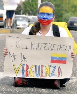 PonchoMunoz's tweet photo. De lo que pocos medios están hablando, sigan el HT
#TomaDeCaracas y #VzlaRevocaEnLaCalle 
#FuerzaVenezuela 👊👊👊 RT
🇻🇪 https://t.co/5B5Vg3BqaF