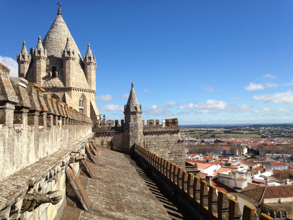 StudentBackr's tweet photo. Here's why you should #studyabroad in Portugal! #ESN2016 #ESNPortugal #Erasmus @ESNportugal
https://t.co/uxvYwPhHIr https://t.co/x4bfzJEGjg