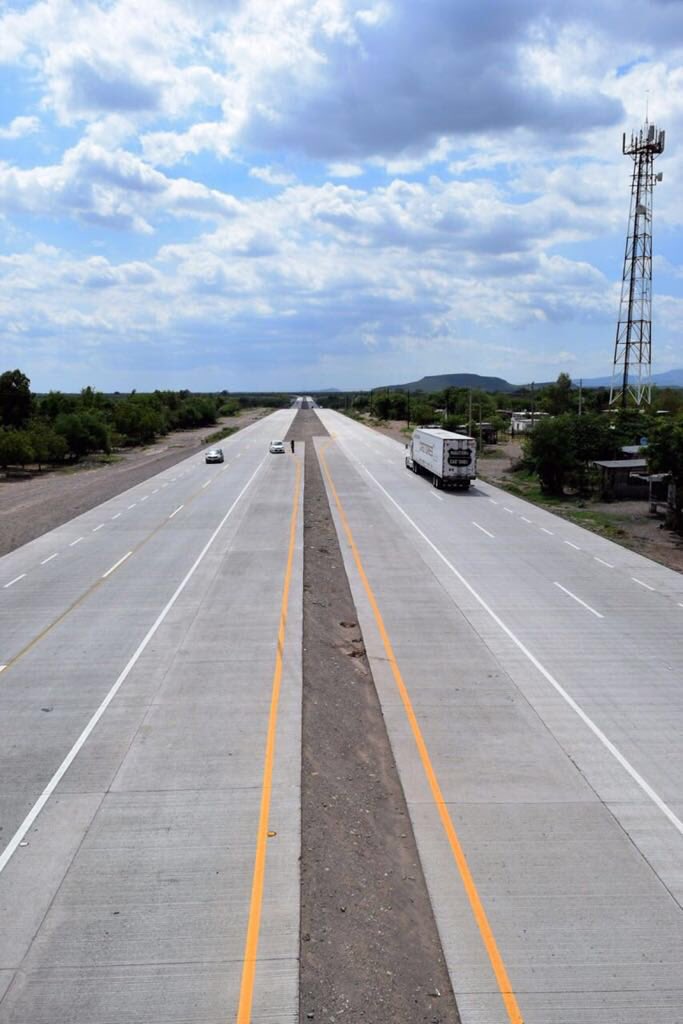 Felicito al presidente <a href="/EPN/">Enrique Peña Nieto</a> en su administración las carreteras se modernizan en Sonora.