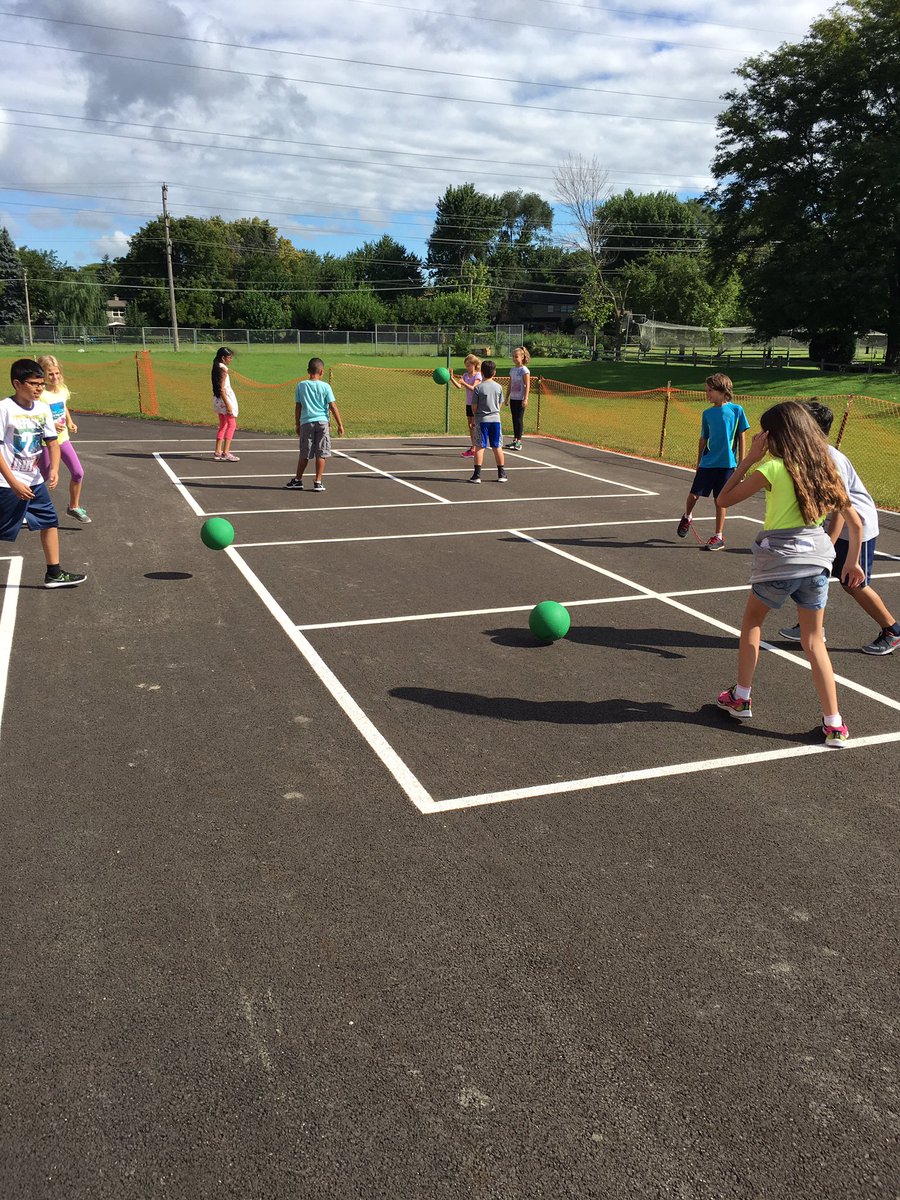 ivyhillpe's tweet photo. #foursquare has started! #firstunit #nobusstops #nocherrybombs #ivyhillleague https://t.co/KLDyeA1qNO