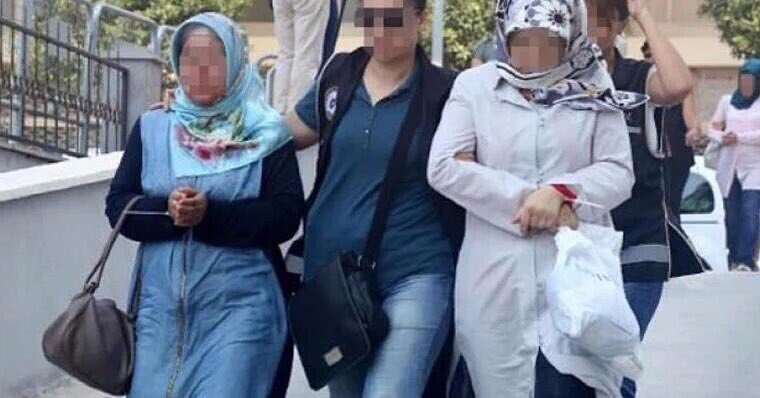 Mazlumların dünyasında kıyametler koparken,
Zâlimlerin yastığına rahatlık verme, onları Kahrü-perişan eyle Allah'ım!