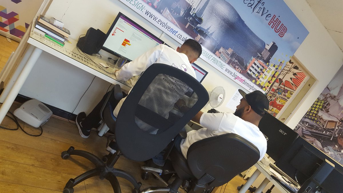 EvolvenetWeb's tweet image. Our new member of staff (Hassan) working hard on a website with a happy client. #webdesignbirmingham